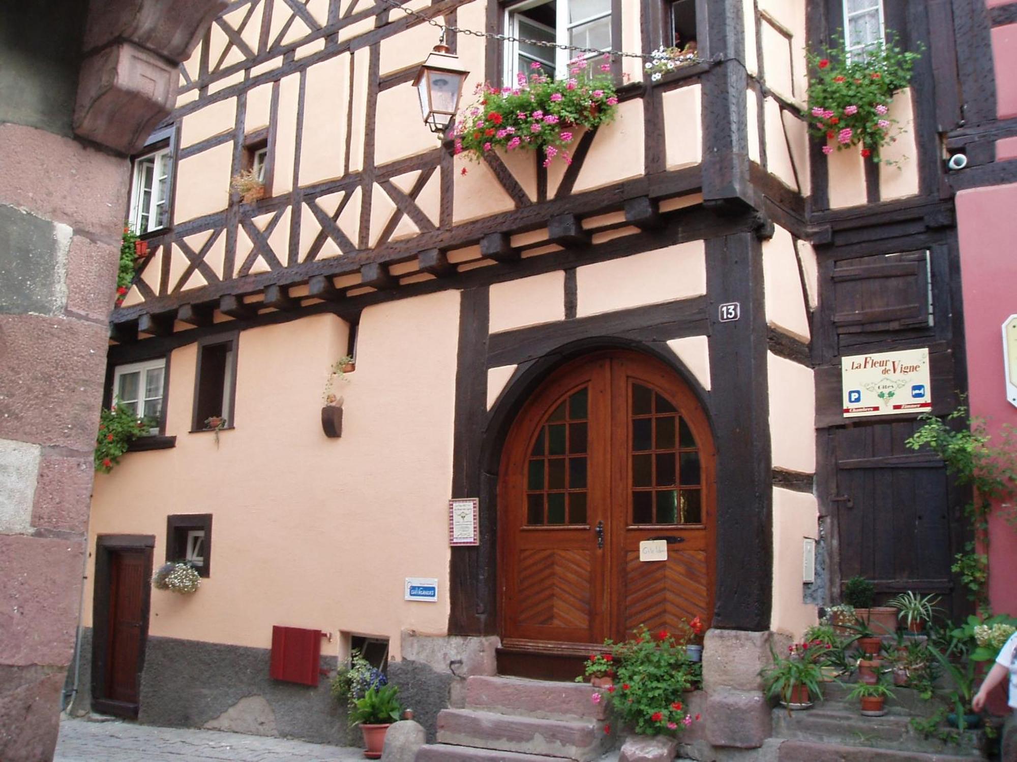 An Apartment In A 17Th Century Wine Grower S House Риквир Екстериор снимка